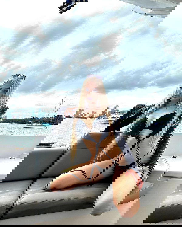 alexandramarianna alexandramarianna archive image