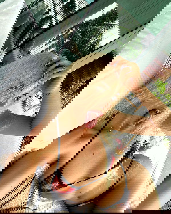 alexandramarianna alexandramarianna archive image