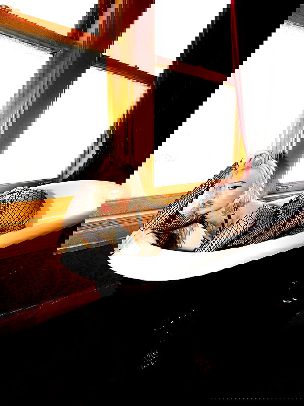 alexandramarianna alexandramarianna archive image