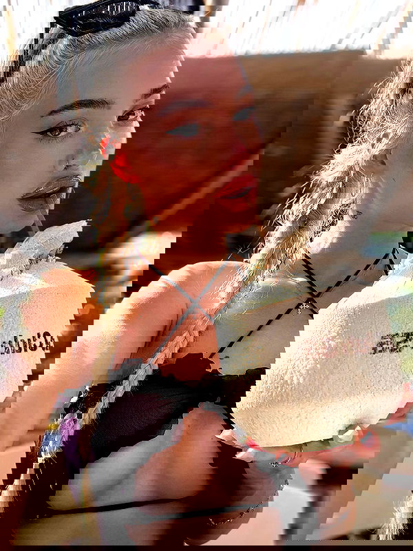 alexandramarianna alexandramarianna archive image