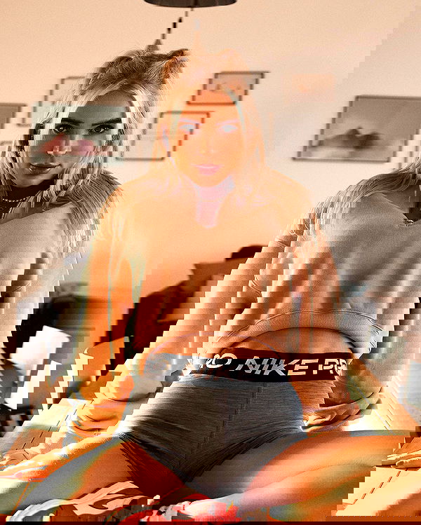 alexis.blond alexis.blond archive image