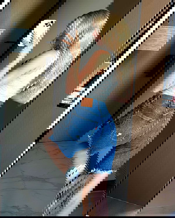 alexis.blond alexis.blond archive image