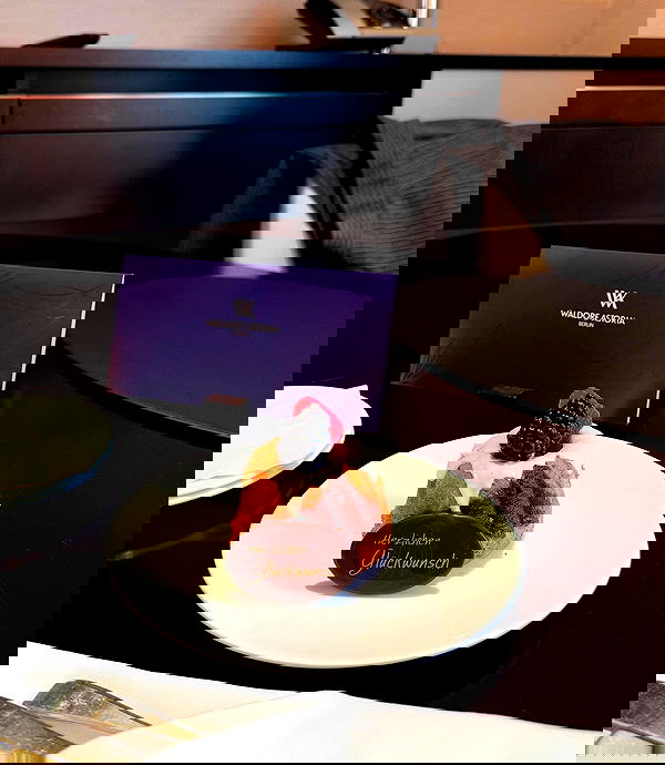 alexis.blond alexis.blond archive image