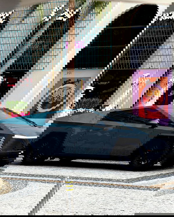 alexis.blond alexis.blond archive image