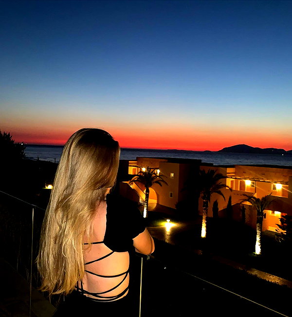 alina_mtsn instagram image archive image