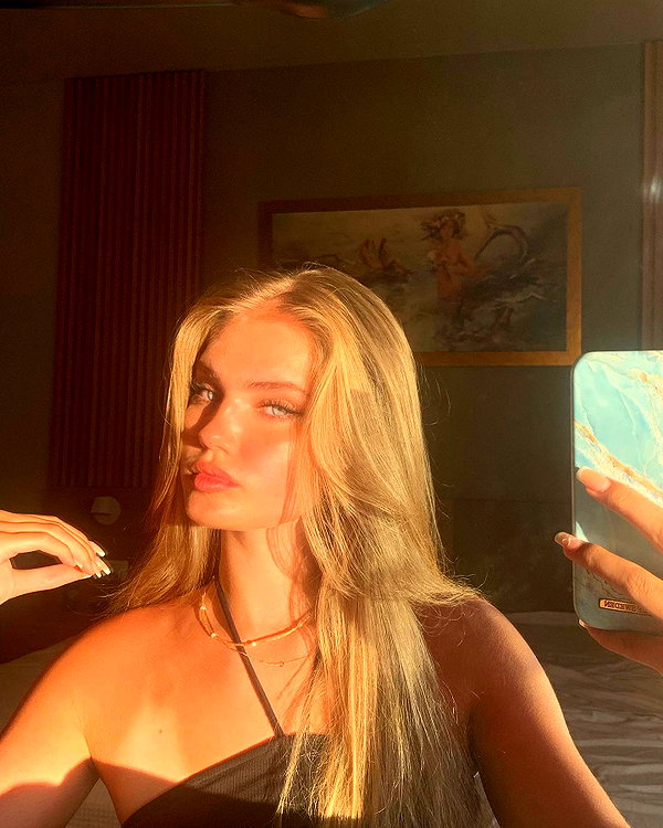 alina_mtsn instagram image archive image