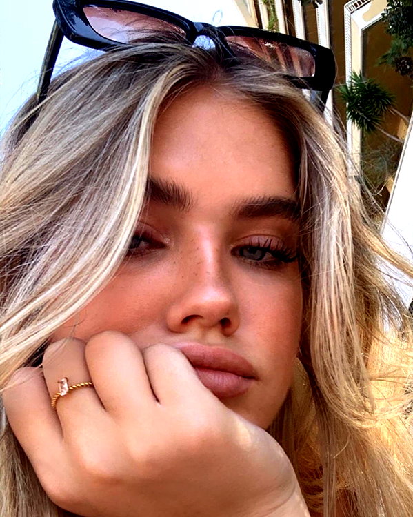 alina_mtsn instagram image archive image
