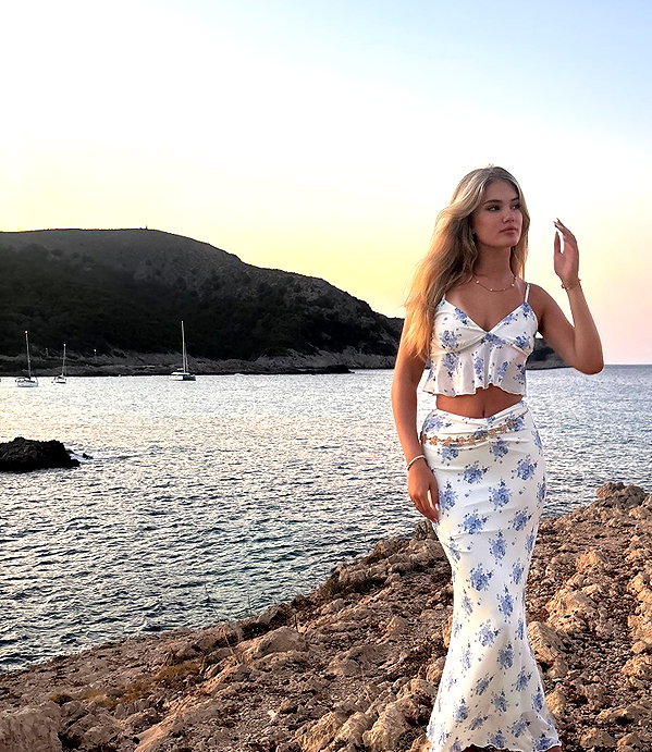 alina_mtsn instagram image archive image