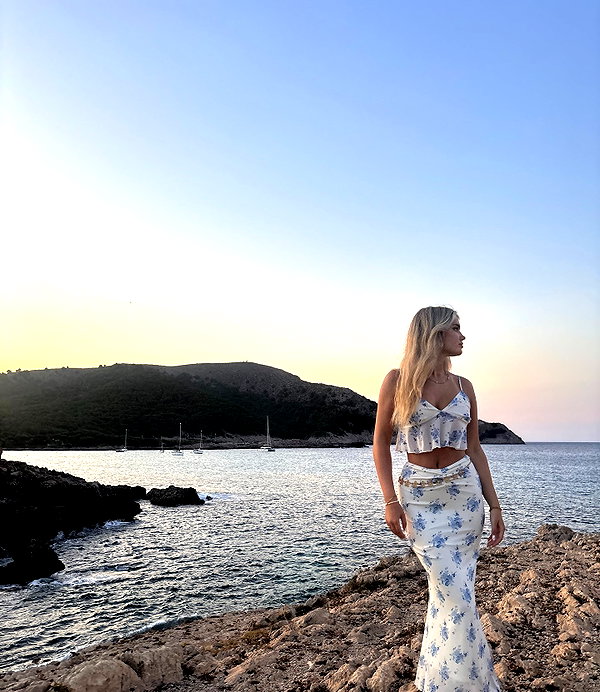 alina_mtsn instagram image archive image