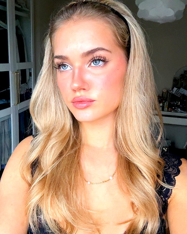 alina_mtsn instagram image archive image