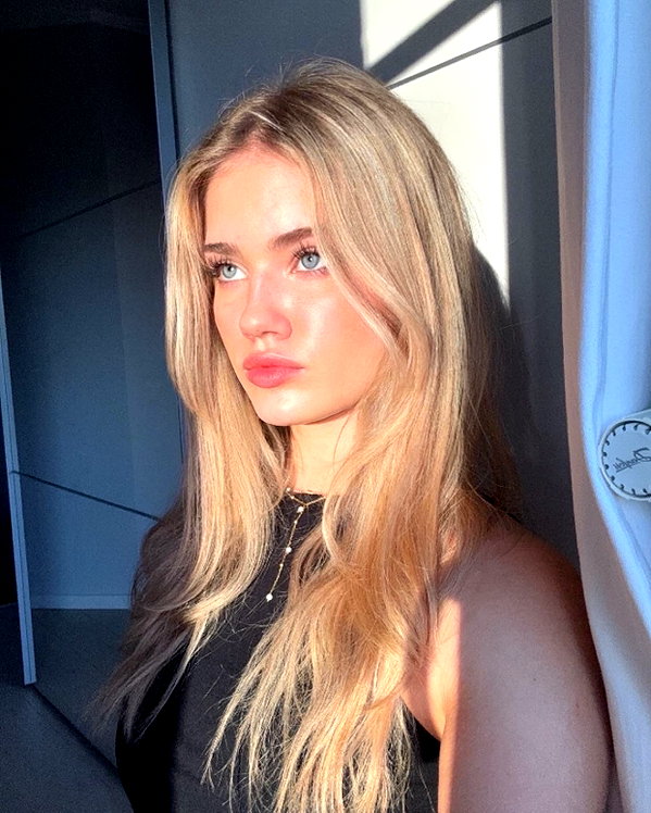 alina_mtsn instagram image archive image
