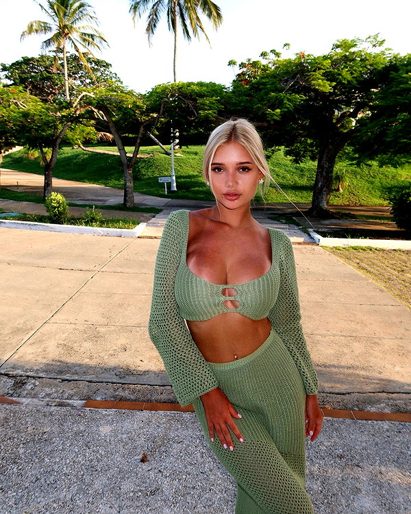 alinaaignatova instagram image archive image