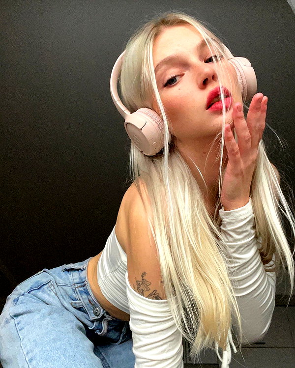 alisatvoya instagram image archive image