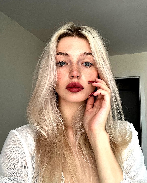alisatvoya instagram image archive image
