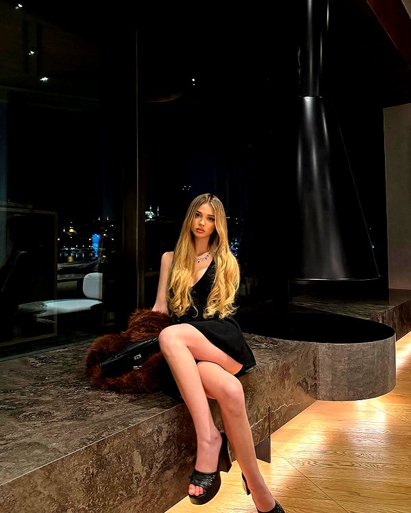 alishenyka instagram image archive image