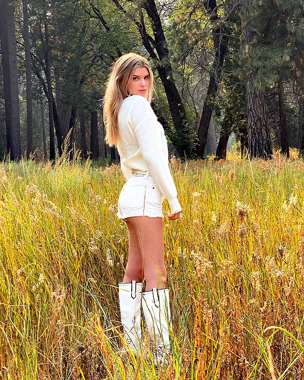 alissaviolet instagram image archive image