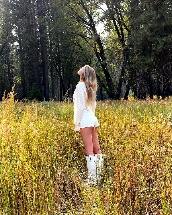 alissaviolet instagram image archive image