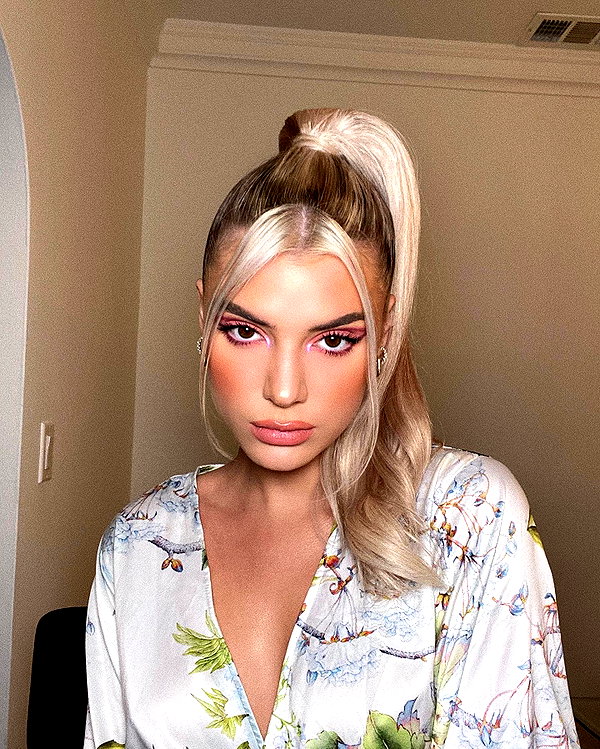 alissaviolet instagram image archive image