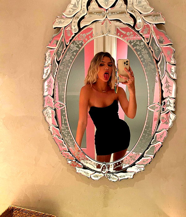 alissaviolet instagram image archive image