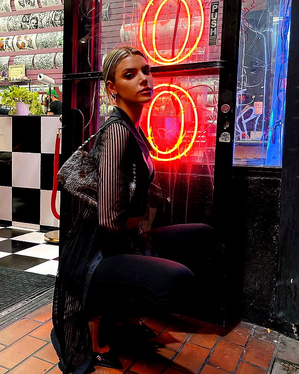 alissaviolet instagram image archive image