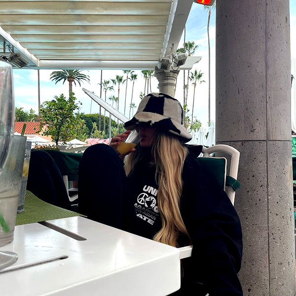 alissaviolet instagram image archive image