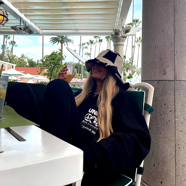 alissaviolet instagram image archive image