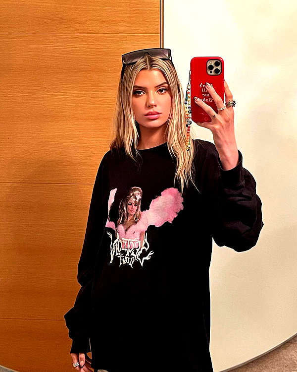 alissaviolet instagram image archive image