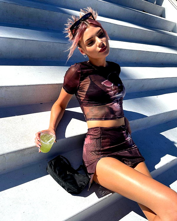 alissaviolet instagram image archive image