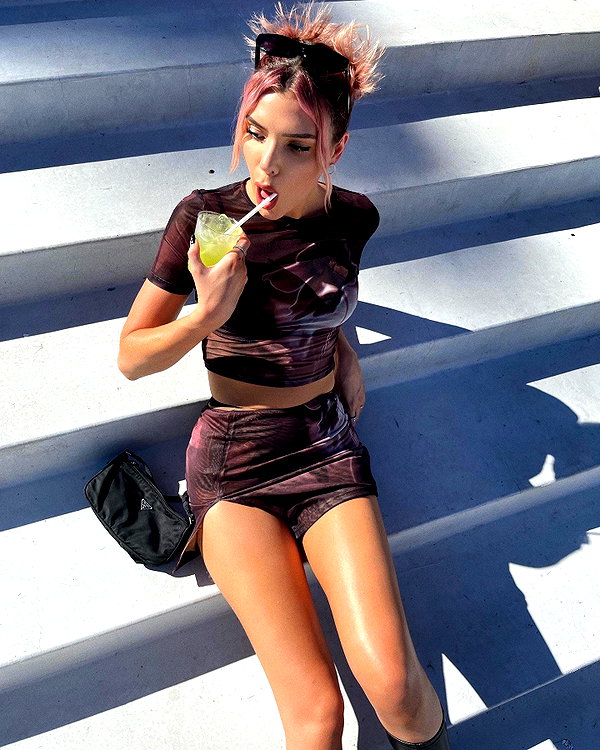 alissaviolet instagram image archive image