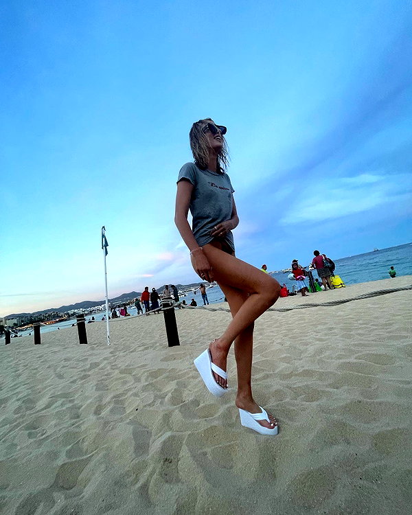 alissaviolet instagram image archive image