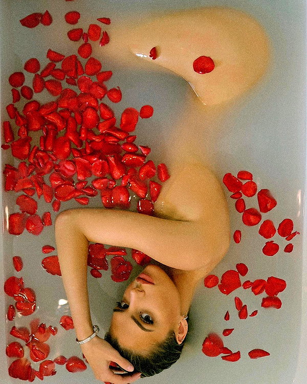 alissaviolet instagram image archive image