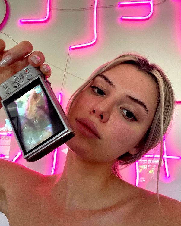 alissaviolet instagram image archive image
