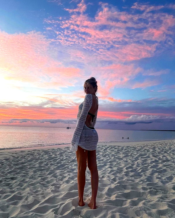alissaviolet instagram image archive image