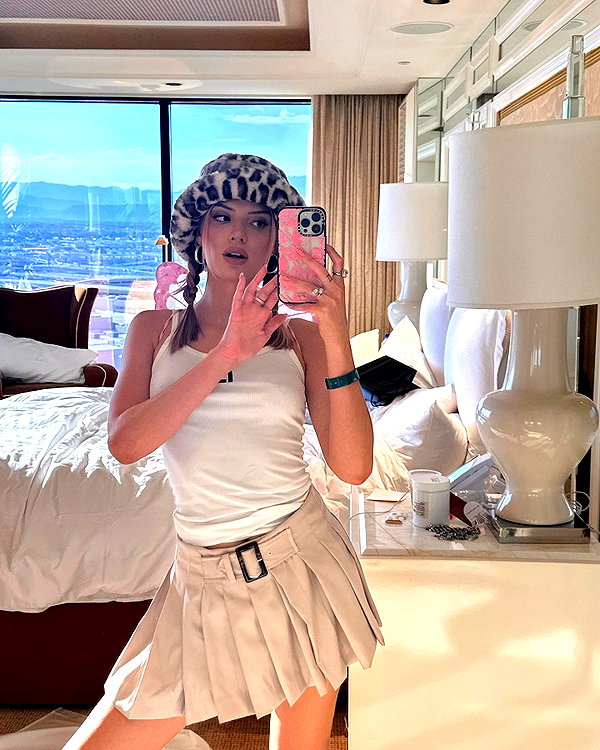 alissaviolet instagram image archive image