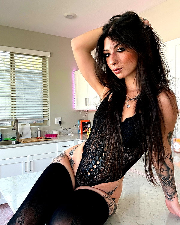 allieblossompaige instagram image archive image