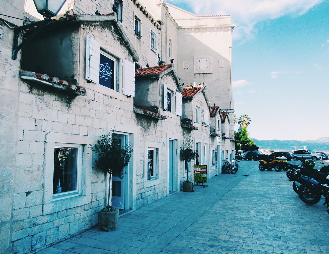 allygravemade instagram image archive image