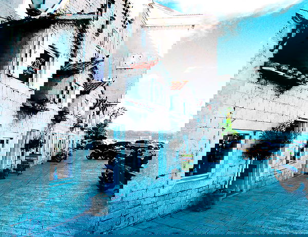 allygravemade image ~ Altpins