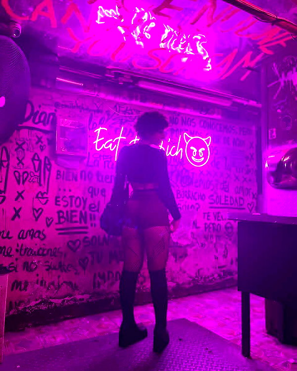 alma.almog instagram image archive image