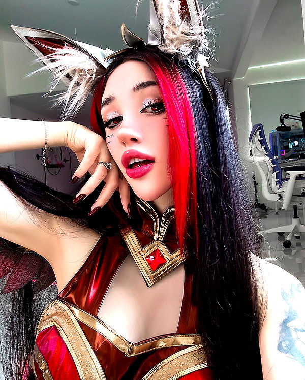 alyri_tv instagram image archive image