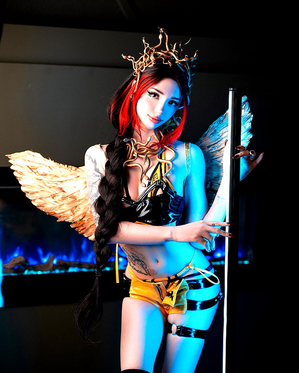 alyri_tv instagram image archive image