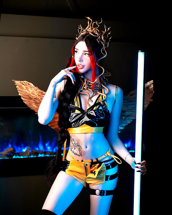 alyri_tv instagram image archive image
