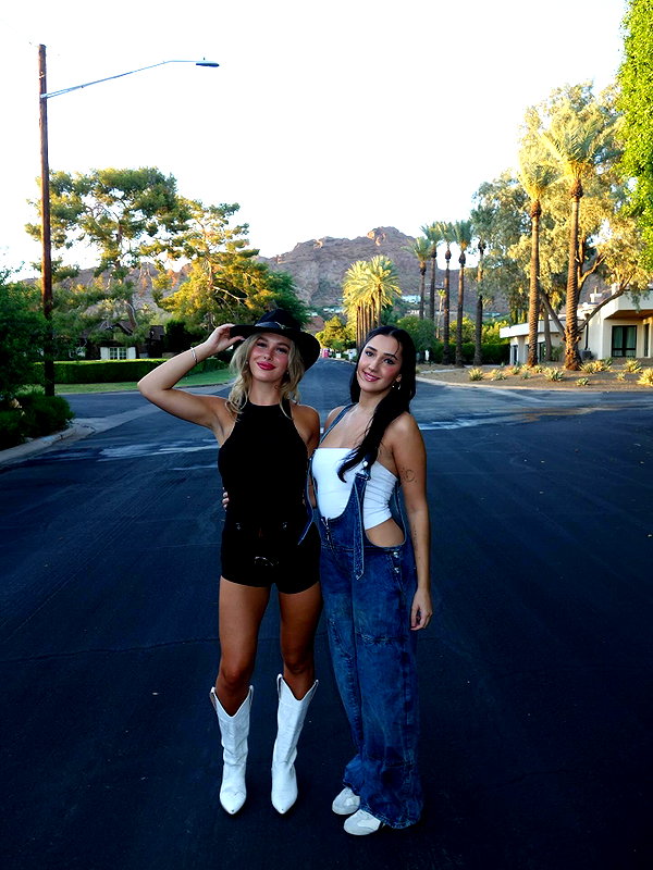 alyssa.lukens instagram image archive image