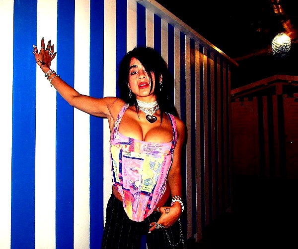anadelreyyy anadelreyyy archive image