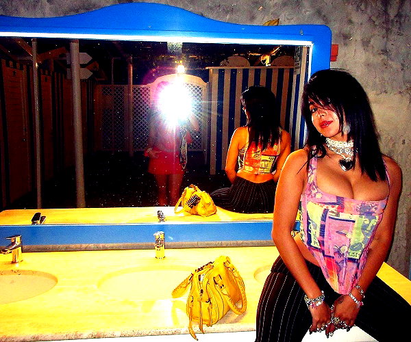 anadelreyyy anadelreyyy archive image