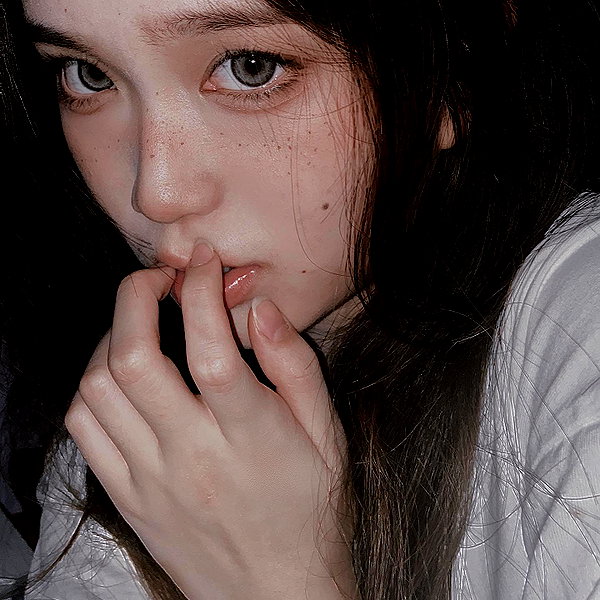 angelina.zhq instagram image archive image