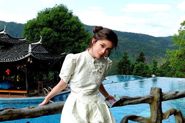 angelina.zhq instagram image archive image