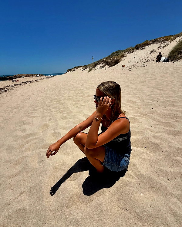 anika.wicks instagram image archive image
