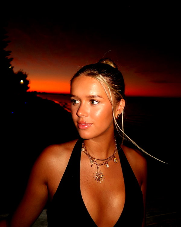 anika.wicks instagram image archive image