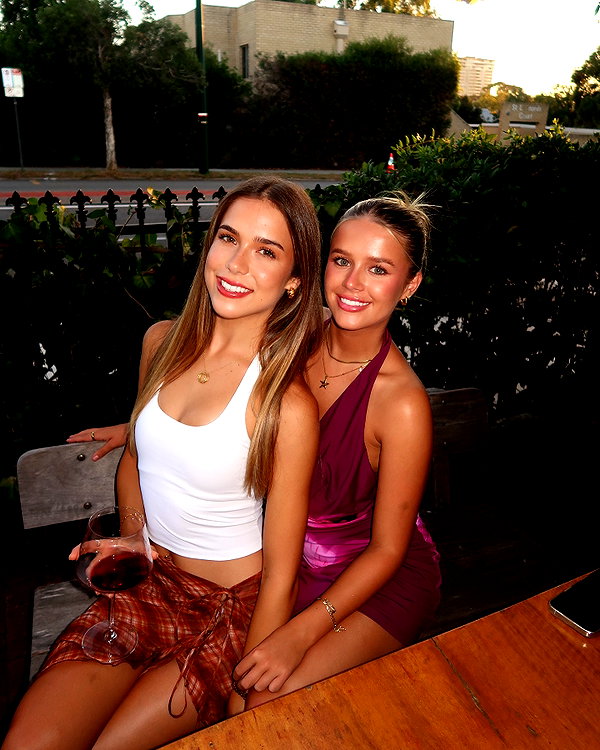 anika.wicks instagram image archive image