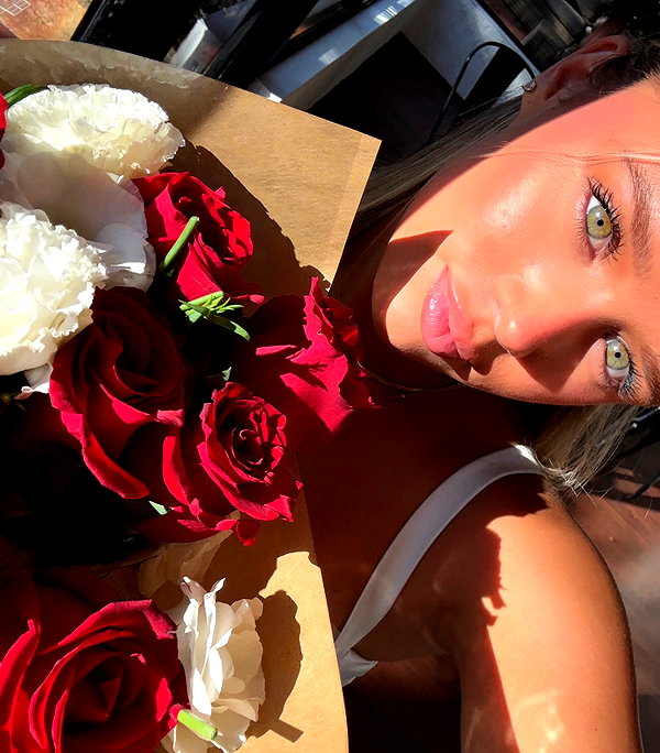 anika.wicks instagram image archive image
